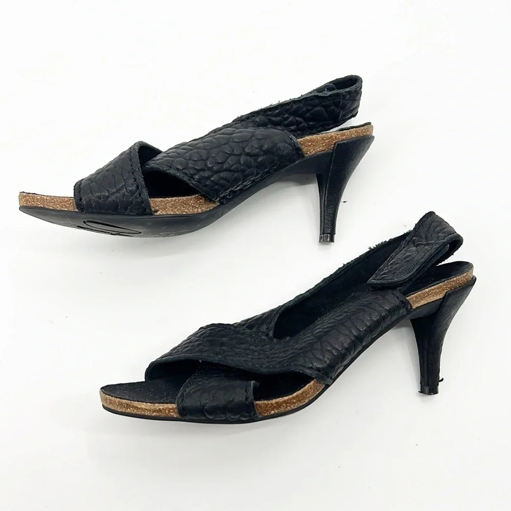 Pedro Garcia Maggie Pebbled Leather Peep Toe Slingback Heels size 40 10